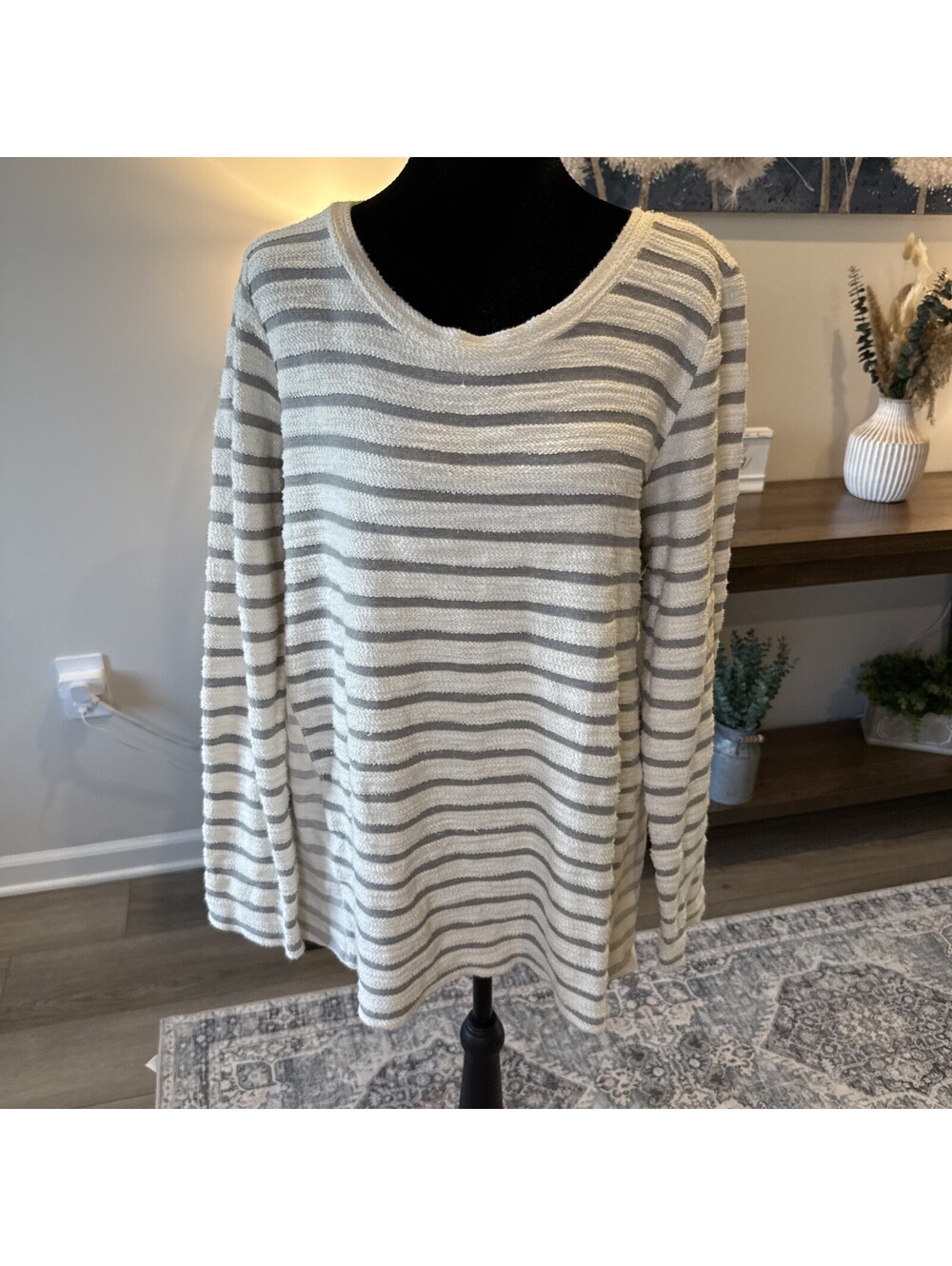 Motherhood Maternity Long Sleeve Maternity Top Very Soft Cream And Grey